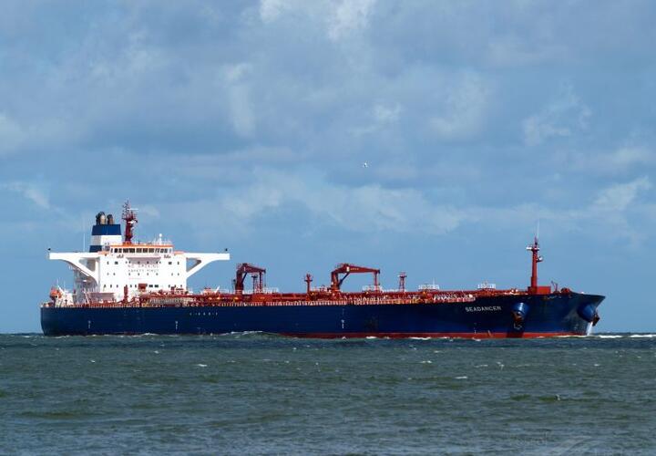 Транзит судов через пролив Босфор перекрыли из-за неполадок у следовавшего в  Новороссийск танкера