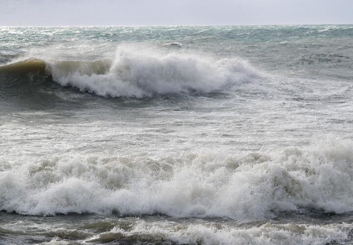 В Сочи ожидаются морские волны высотой с двухэтажный дом