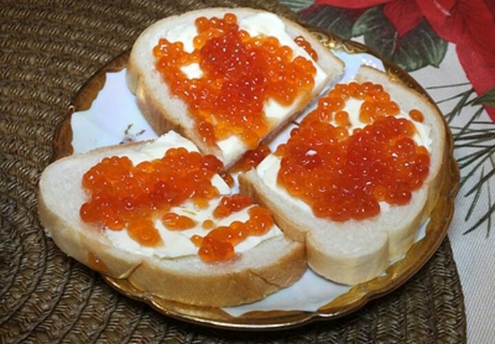 Врач-эндокринолог рассказала, кому нельзя есть икру