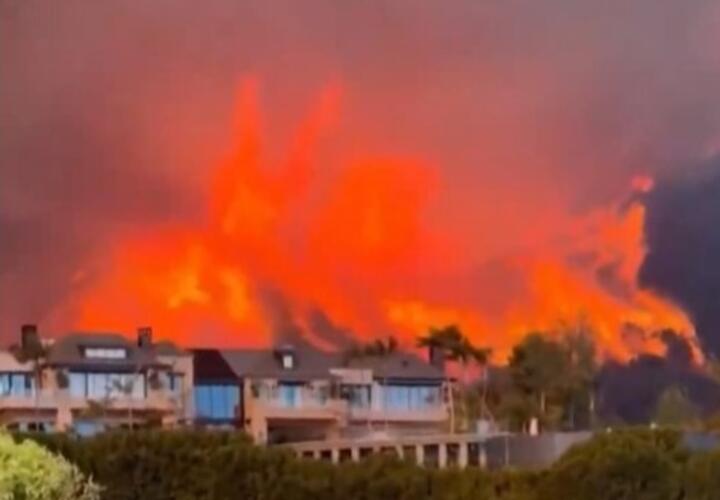 Калифорния в огне: мощный пожар в Лос-Анжелесе уничтожил дома Леонардо Ди Каприо и Пэрис Хилтон