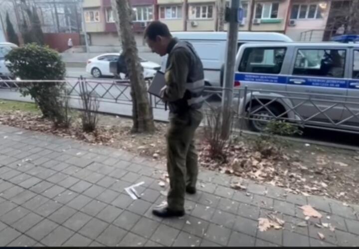 Средь бела дня: в центре Сочи зверски зарезали мужчину