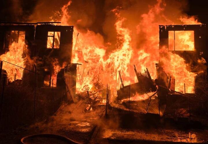 Три человека погибли при пожаре в Лазаревском районе Сочи