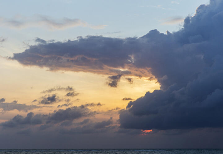 В аэропортах вводились временные ограничение, Путин заявил, что откроются еще 48 центров развития беспилотной авиации: что произошло, пока вы спали