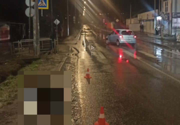 В Апшеронском районе неизвестная женщина попала под машину и погибла