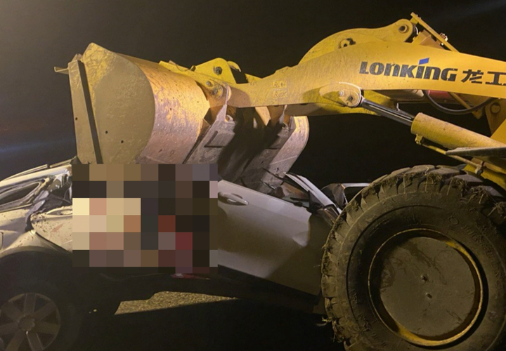 В Краснодарском крае в аварии с бульдозером погиб пенсионер