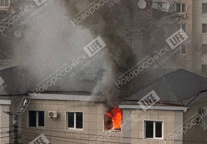 В Новороссийске из горящей гостиницы эвакуировали постояльцев