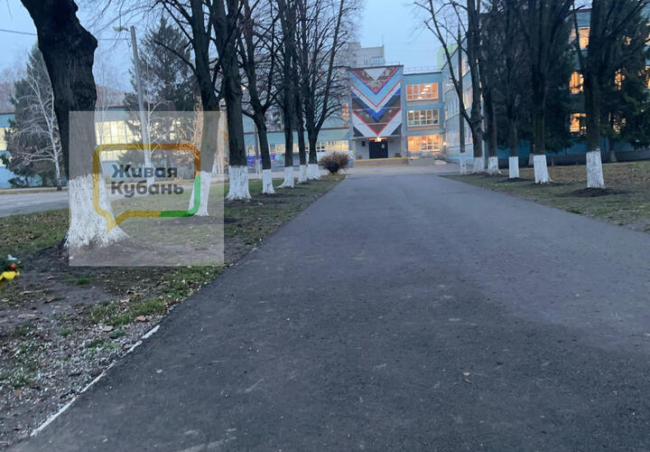 В школах Краснодара усилили охрану 