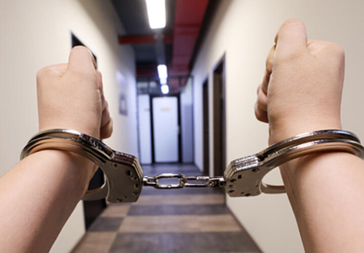 55-летняя жительница Кубани избила тяпкой знакомого