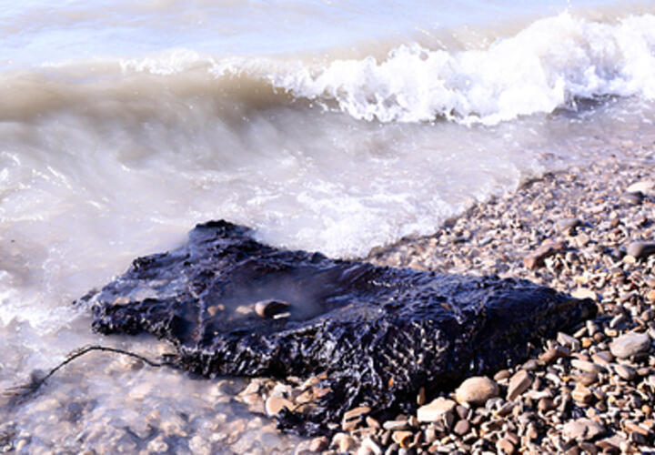 Китайский моряк в Новороссийске слил в море почти 36 тонн мазута