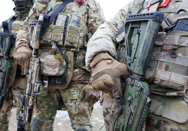 «Лежать лицом вниз»: силовики провели рейд в спортивной школе Краснодара, не на шутку перепугав ее воспитанников