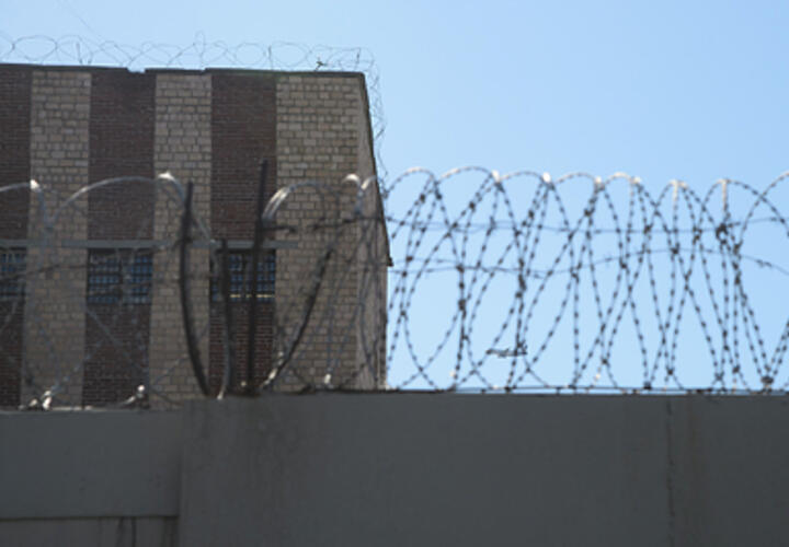 Мать-садистку из Армавира, которая порезала ножом 5-летнего сына, отправили в СИЗО