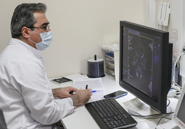 Новое лекарство от неизлечимой болезни, которой чаще страдают мальчики, создали и тестируют в университете «Сириус» 