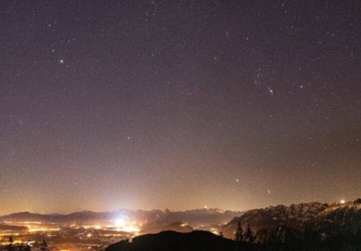 Тельцам следует отложить решение сложных вопросов, а Близнецы найдут свою любовь