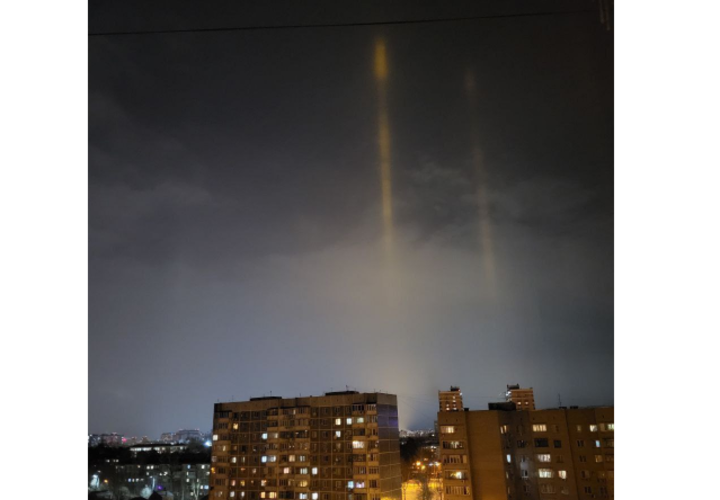 В небе над Краснодаром появились световые столбы
