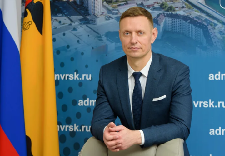 В Новороссийске мэр отправил чиновников чистить улицы от снега