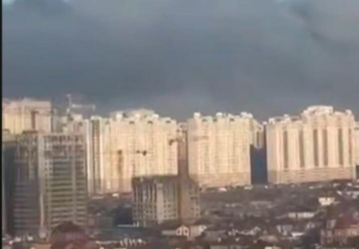  В Ростове-на-Дону пылает огромный склад с макулатурой