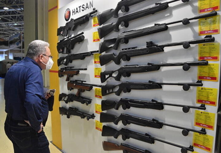 В Сочи 14-летней ученице гимназии во время стрельб попали пулей в глаз