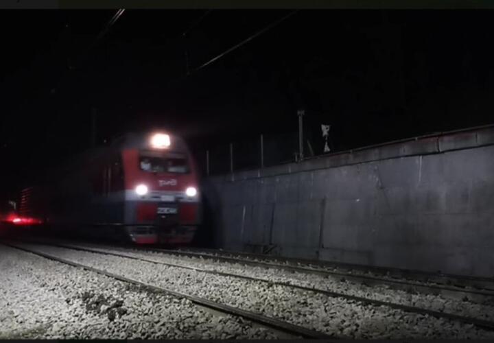 В Сочи только спустя 10 дней после мощного оползня восстановили движение поездов