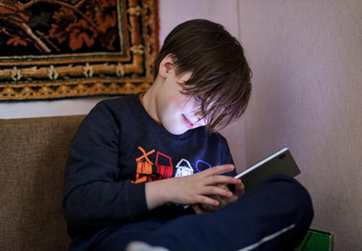 7-летний мальчик с Кубани перевёл мошеннику из Дагестана более 100-тысяч рублей