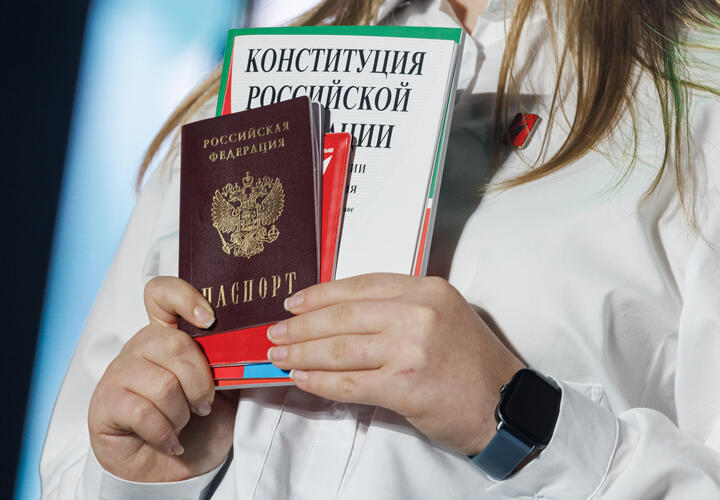 Детей мигрантов не пустят в школы, а социальные пенсии поднимут: о новых законах с 1 апреля на Кубани