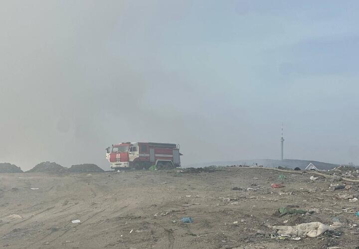 Для тушения мусорного полигона в Новороссийске отсыпали более 20 тысяч кубометров грунта 