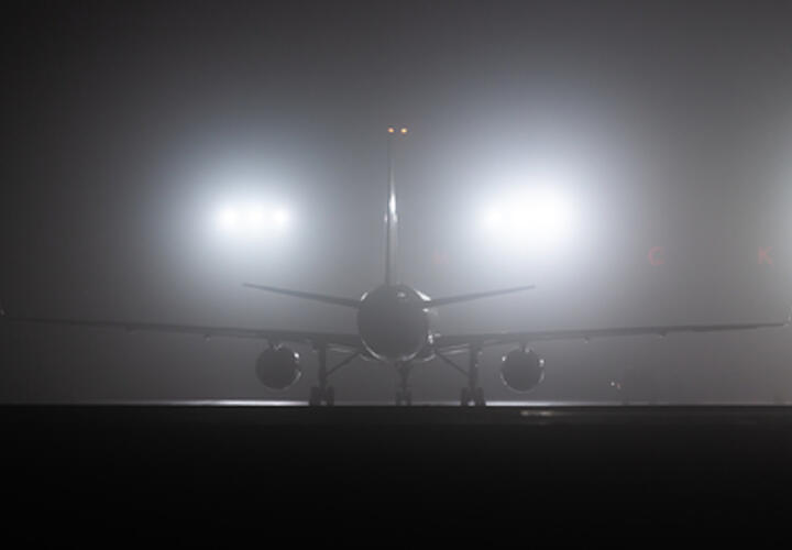 Из-за густого тумана в Сочи самолеты отправляют на аэродромы в других городах