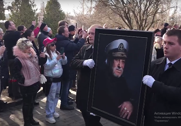 Кого только не было: очень много звёзд отечественной эстрады пришли на прощание с Бедросом Киркоровым