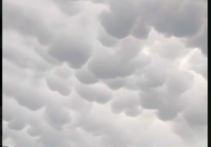 Мамматусы могли сегодня наблюдать в небе жители Новороссийска