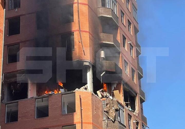 Мощный взрыв прогремел в жилой многоэтажке в Махачкале