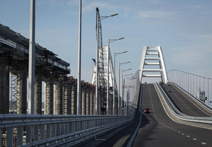 На Крымском мосту хотят увеличить число пунктов досмотра к летнему сезону