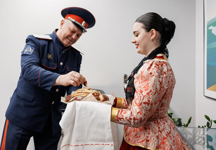 На Юге открыли банковский офис, в котором можно проводить экскурсии  об истории и культуре казачества 