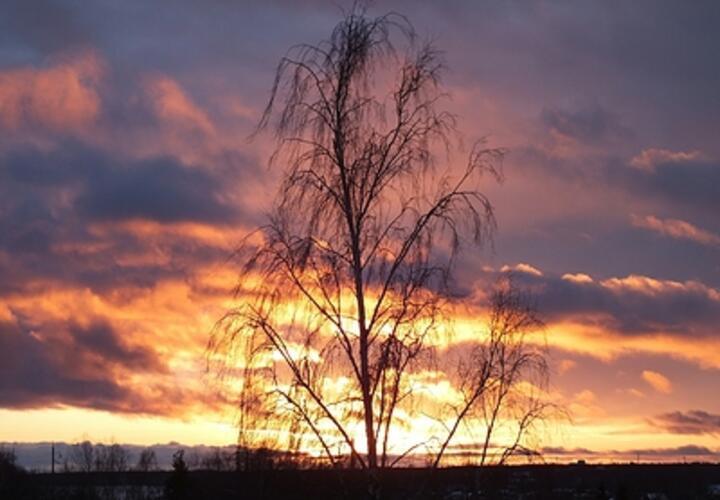 После атаки БПЛА начался пожар, приостановку военной помощи Украине подтвердили в Белом доме: что произошло, пока вы спали