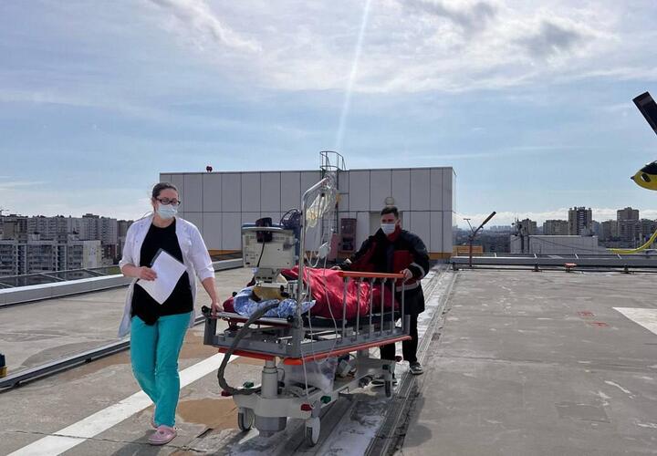 Пострадавшего от взрыва газа в Белореченске доставили в Краснодар