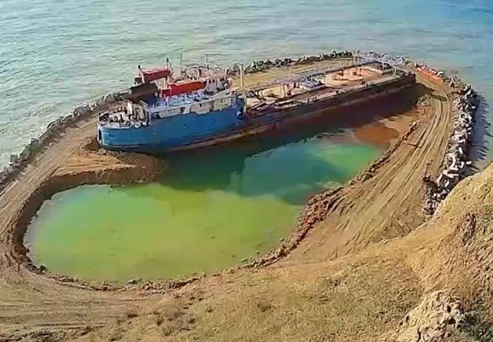 Танкер «Волгонефть-239» — всё: в порту Тамань разобрали судно, из-за крушения которого случилась экологическая катастрофа в Чёрном море