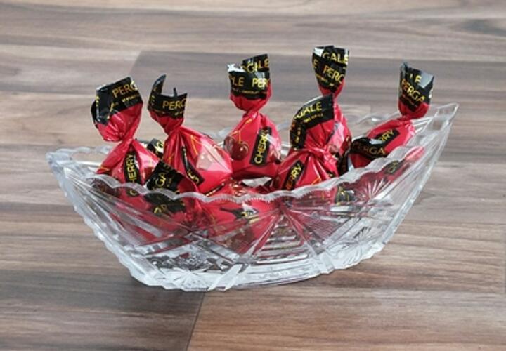 Желание съесть шоколад или печенье может говорить о нехватке в организме важных веществ