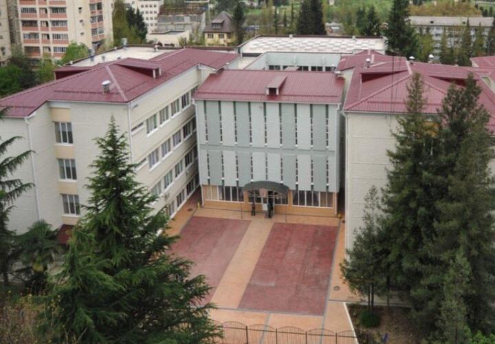 45-летняя учительница умерла во время занятий в школе Сочи