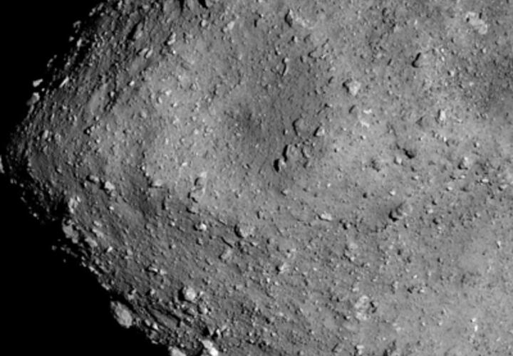 Астероид размером с 10-этажный дом может столкнуться с Луной