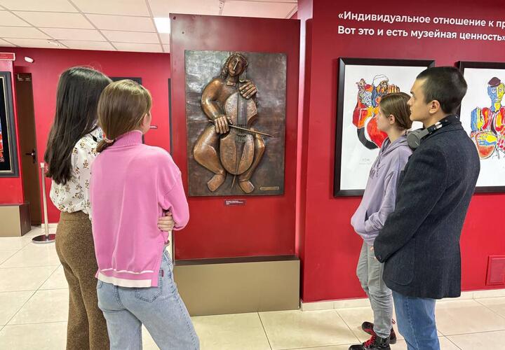 Бесплатные музеи, парки и выставки: многодетным семьям больше не нужно платить за посещение учреждений культуры