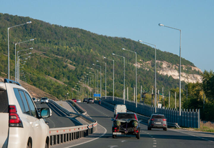 На трассе М-4 в районе Геленджика ограничат движение транспорта