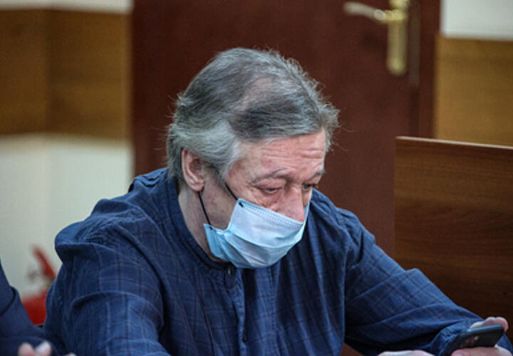 Прежде всего – лечиться: адвокат Михаила Ефремова рассказал, что будет делать артист после освобождения из колонии