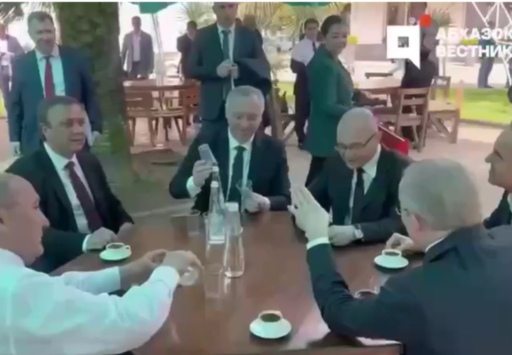 В Сухум российские политики приехали на церемонию инаугурации