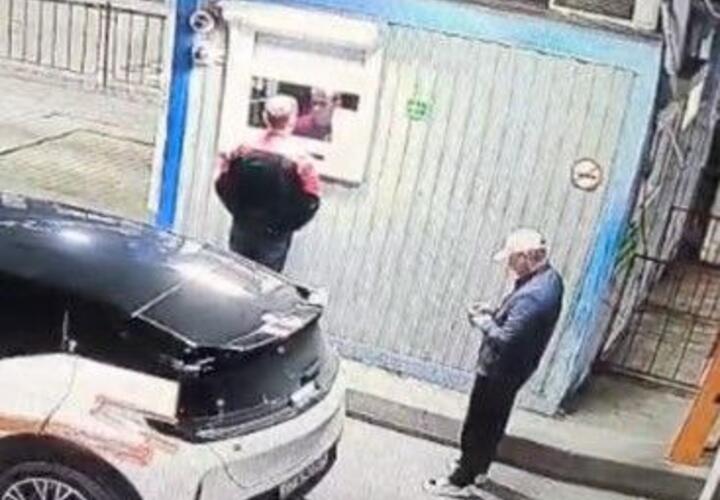 Ардзинба вел автомобиль, хотя ранее был лишён российского водительского удостоверения