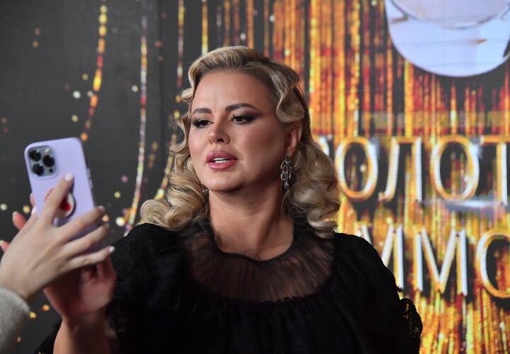 Заклеивать фронтальную камеру телефона посоветовали в полиции