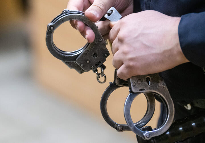 Бизнесмен попался на взятке полицейскому на Кубани