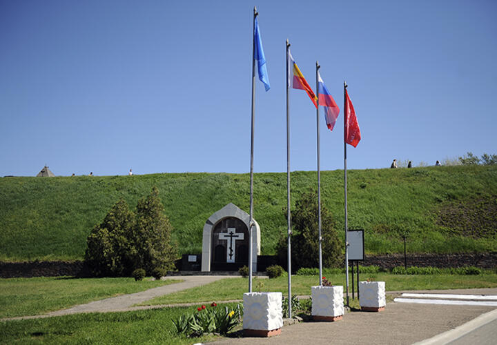 Маленький город с большой историей: почему Азов так притягивает туристов со всей России