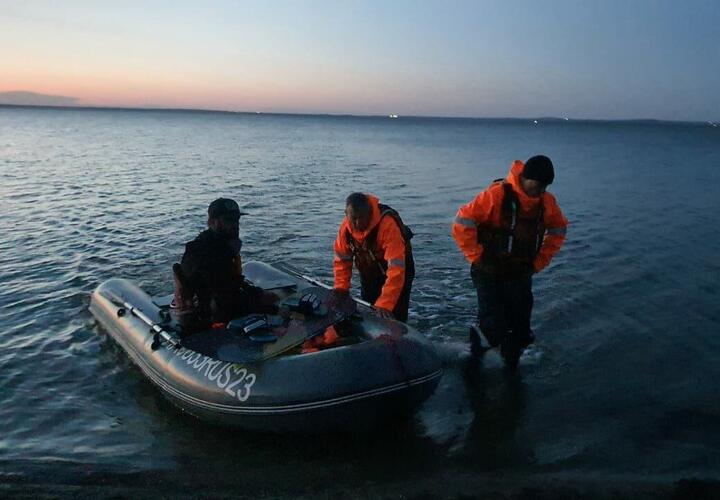 В Анапе спасли кайтсёрфера, которого унесло в море