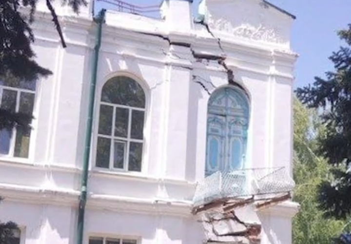 В Кореновске бизнесмен сломал историческое здание во время ремонта