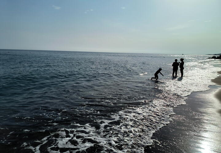 Вода и песок от Новороссийска до Сочи соответствуют нормам, сообщили в Роспотребнадзоре