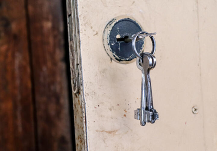 Врач рассказал, чем деменция отличается от забывчивости