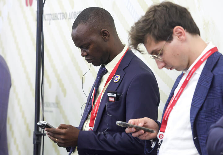 Как часто и зачем нужно отключать свой телефон, рассказал эксперт